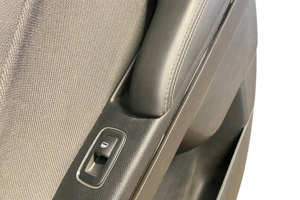 фото №10, Обшивка задніх правих двері dodge charger 6el024x9ac 3.6l бензиновий 218kw