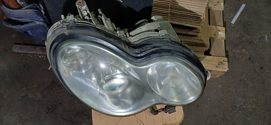 фото №12, Mercedes w203 лампа перед правая ксенон lift depo
