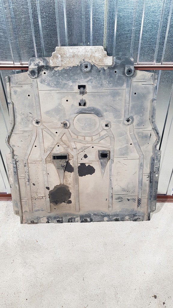 фото №1, Mercedes b-klasa w247- плита защита pod двигатель