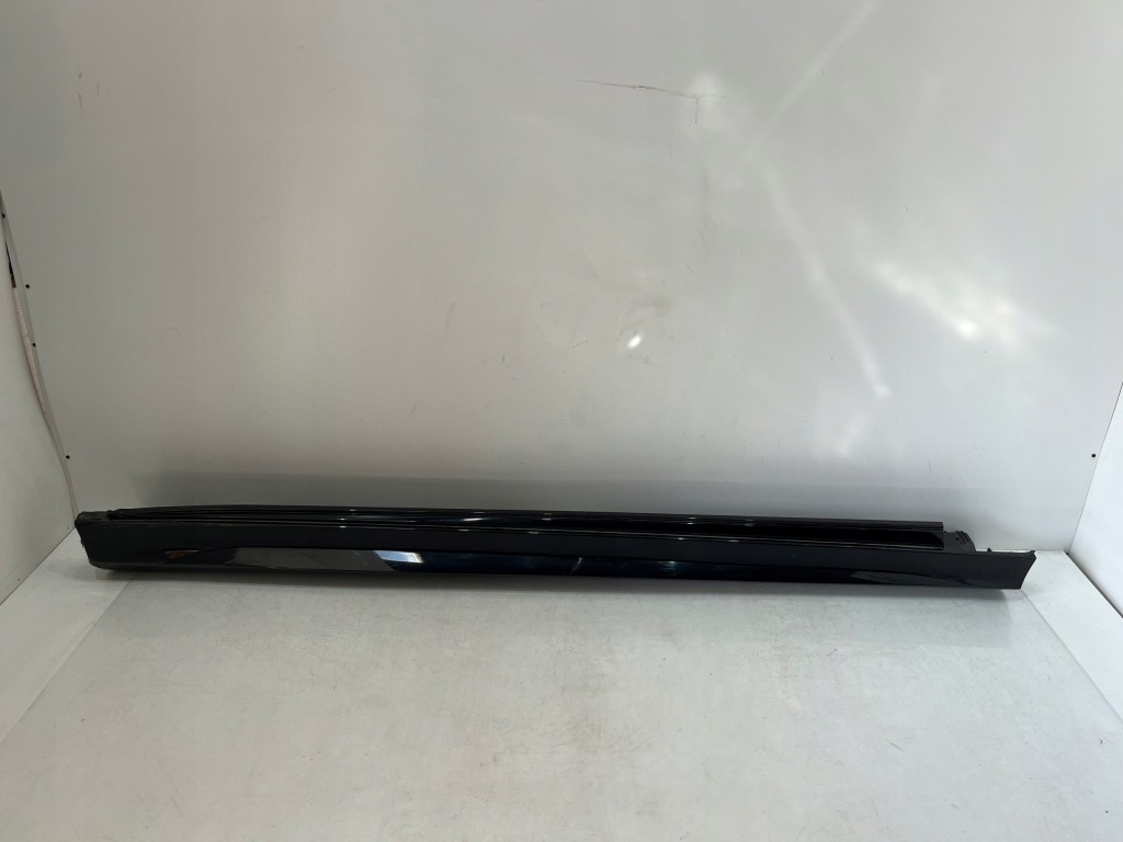 Купити Mercedes gle w167 amg молдинг поріг права a1676982301