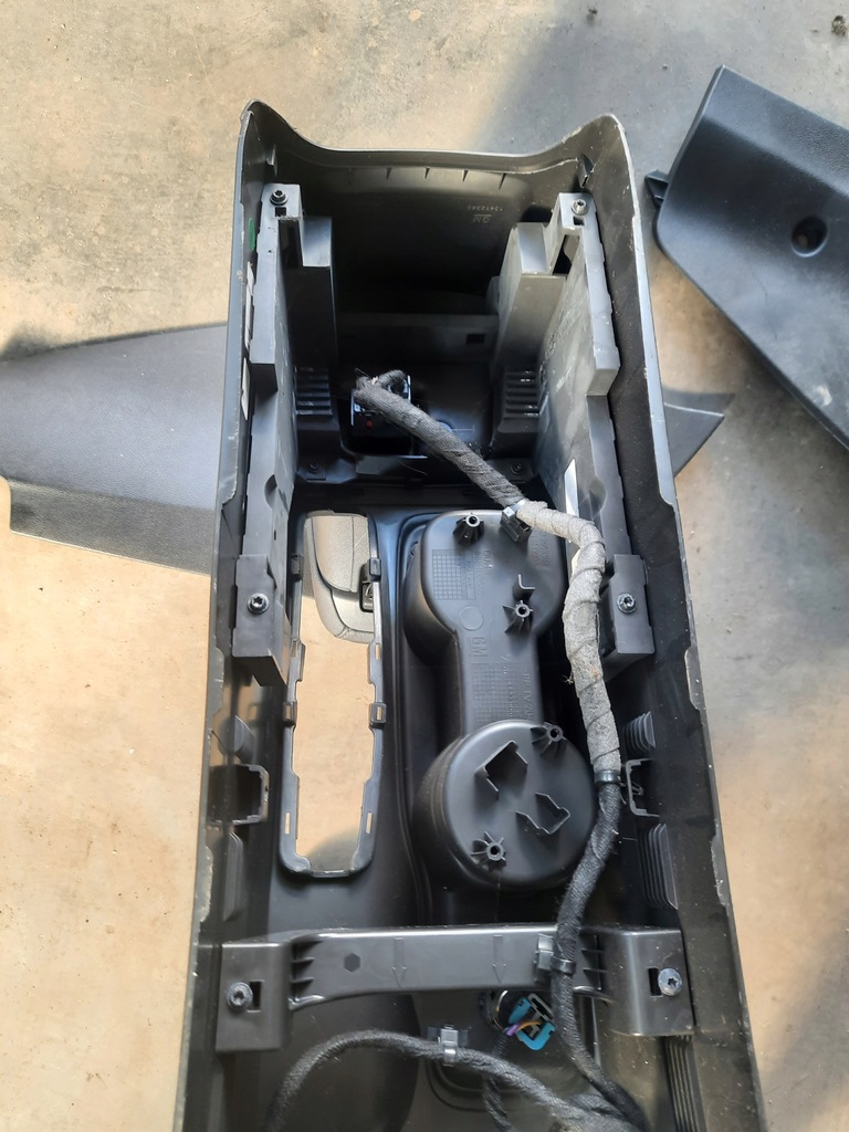 фото №11, Astra k v 16r- туннель средний подлокотник