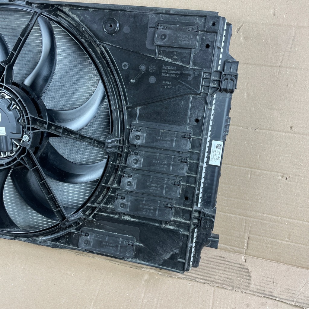 Vw skoda audi радиатор воды 2q0121253m вентилятор 2q0959455j Недорого
