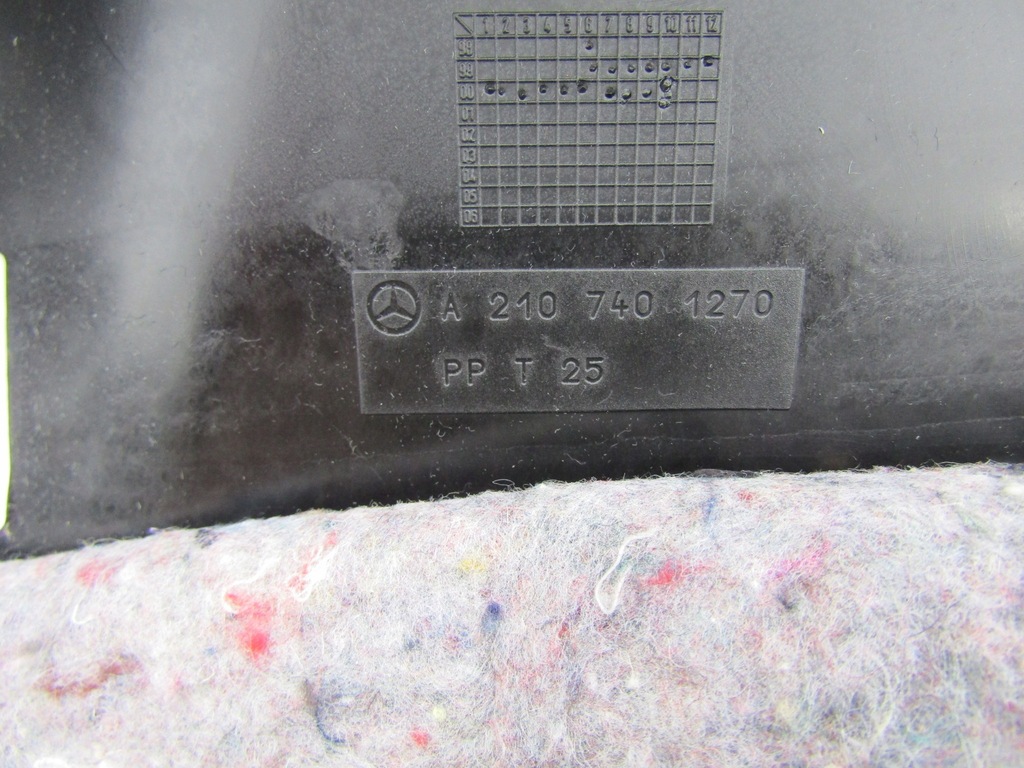 фото №10, 2 mercedes w210 kombi lift оббивка кришки багажника + захист замка