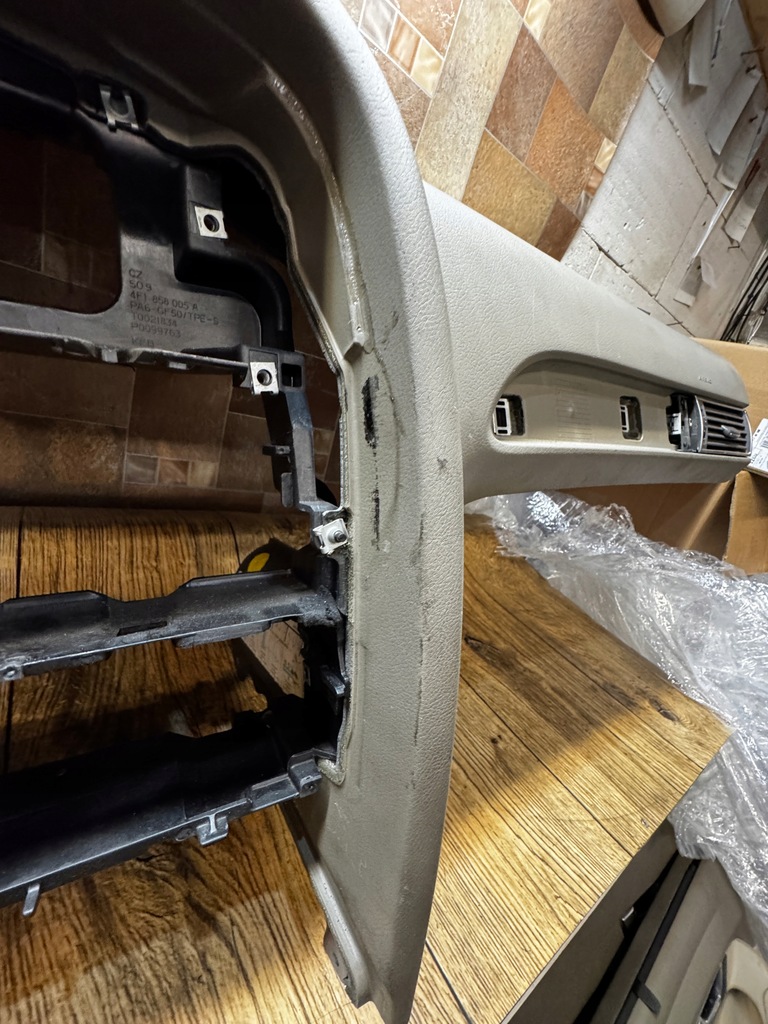 фото №12, Audi a6 c6 приборная панель приборная серая europa бежевая