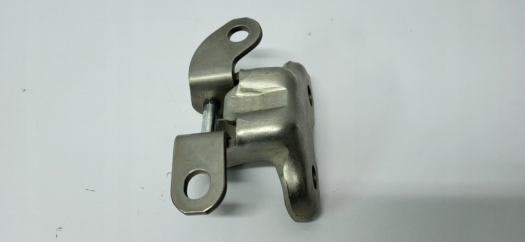 фото №12, Lexus rx prius rav4 yaris ii avensis петля дверь левый задняя góra 68760-0d061