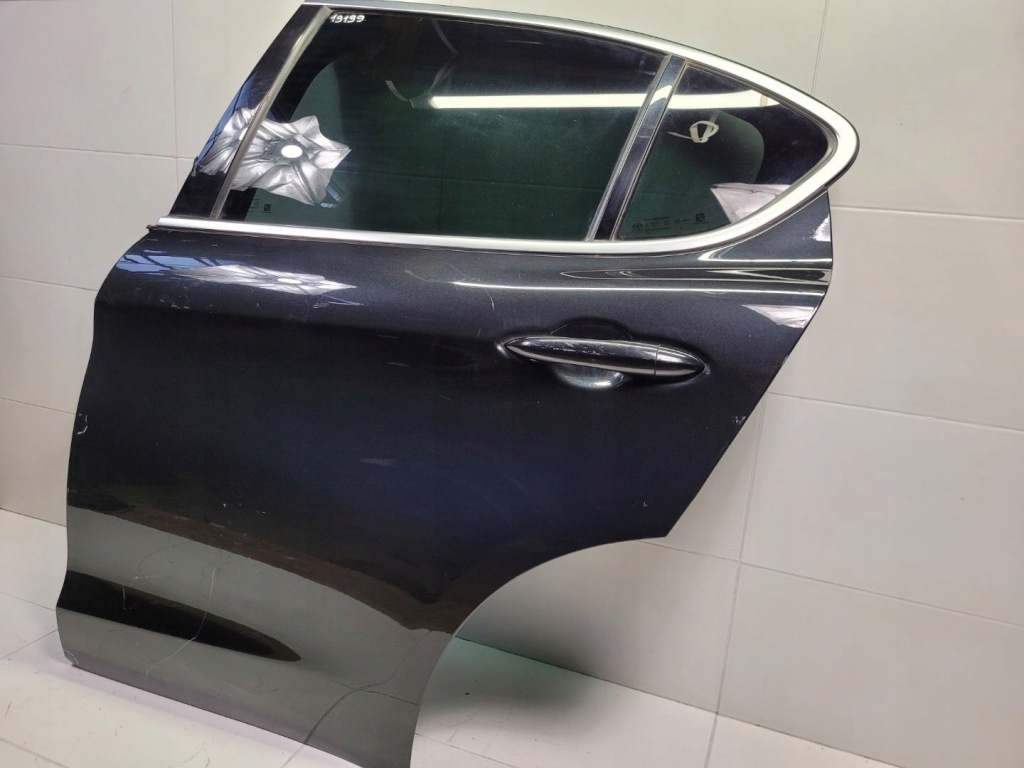 Двері задній ліва сторона alfa romeo stelvio 949 2017 Зі Шроту