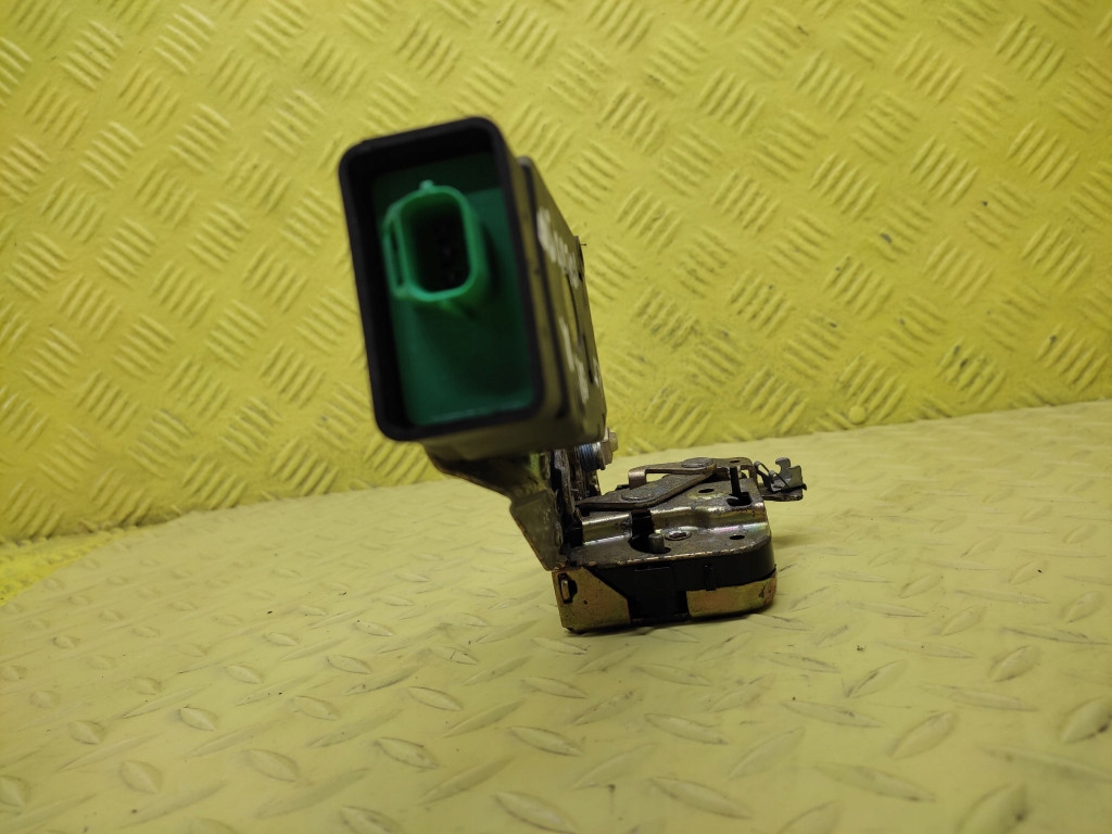 фото №3, Volvo s40 замок дверь левый задняя