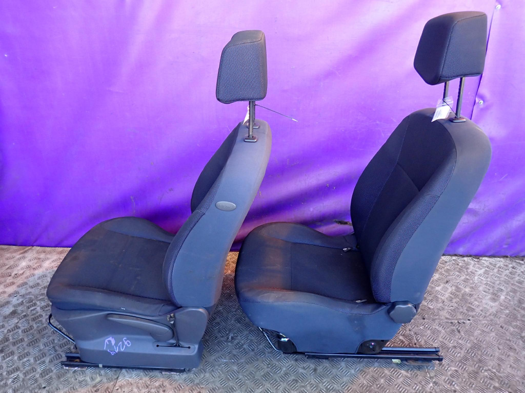 Renault clio iii hb 5d сидіння комплект перед правий лівий водія заднє сидіння Доставка