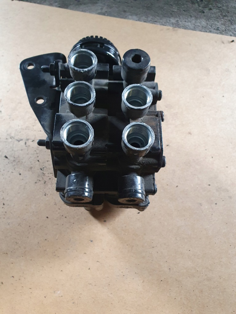 фото №1, Клапан подушек ecas man wabco 4728800500