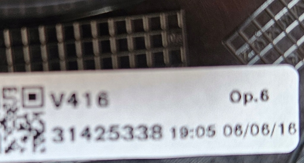 фото №6, Volvo v40 lift cross country 16-19 решётка радиатора решётка радиатора оригинал новый