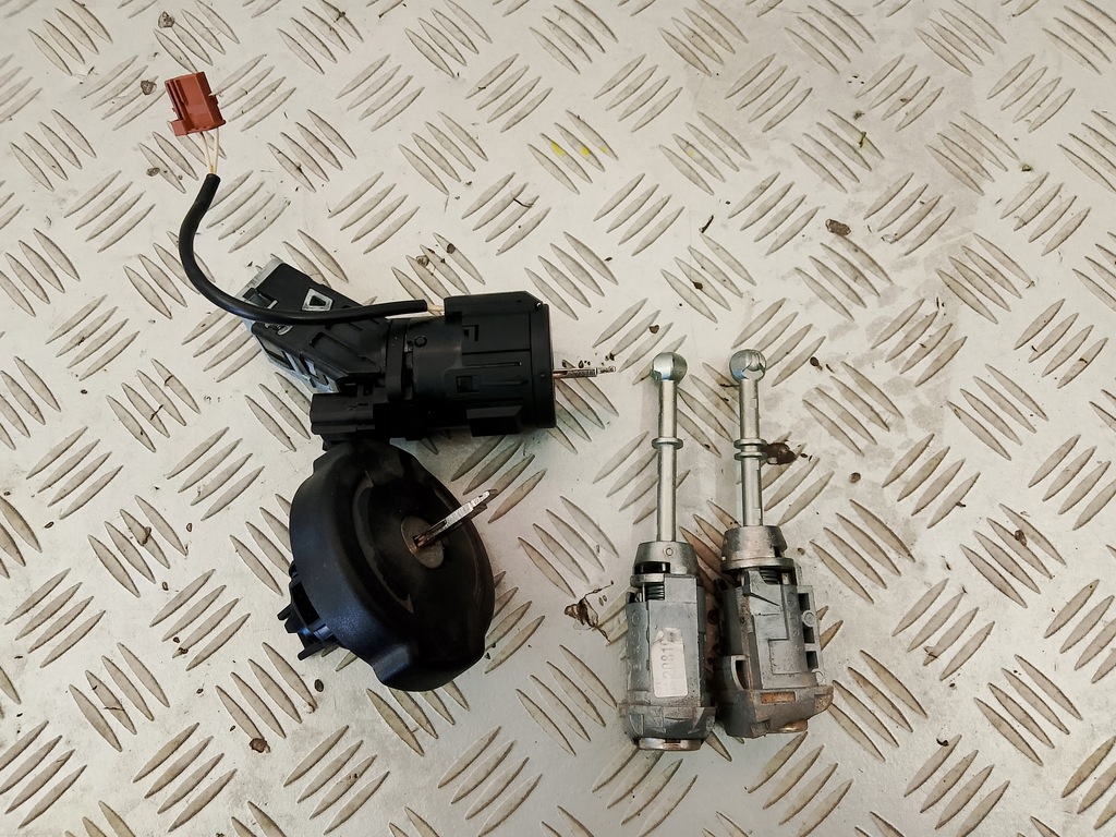 фото №1, Toyota proace peugeot partner k9 2023 вкладка двері замок запалювання кришка пального