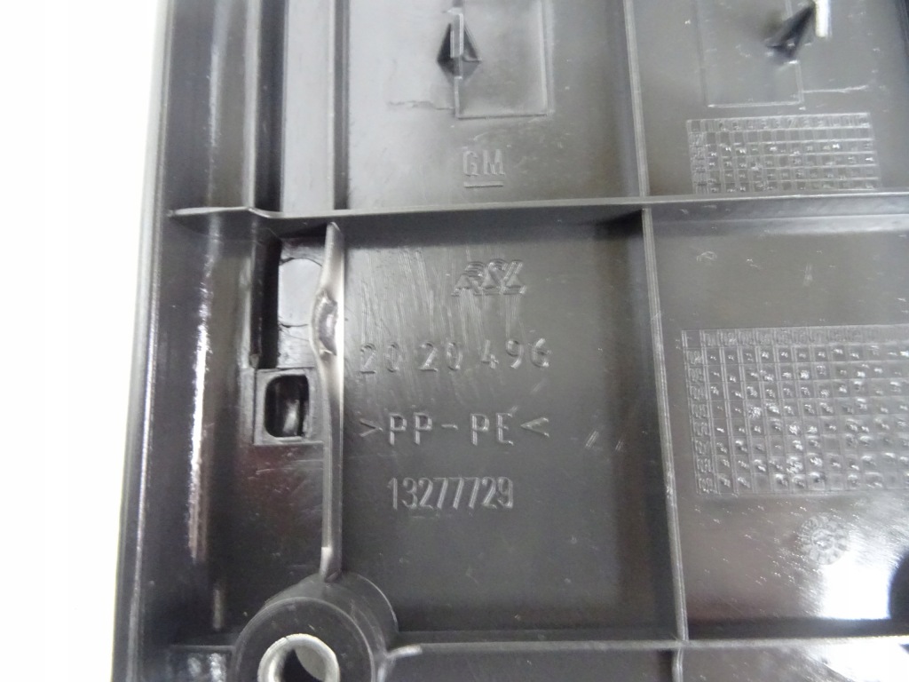 фото №3, Opel zafira b защита поперечина задняя клипсы 3 rzędu