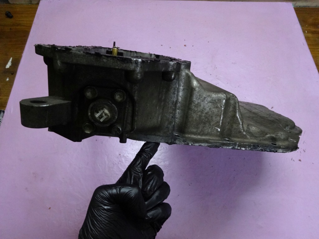 Lexus is200 toyota 2.2 d 09r 177 km 12111-26030 піддон масляна Зі Шроту