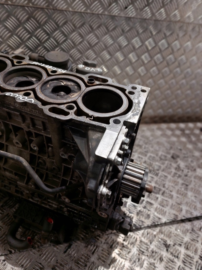 фото №14, Блок dół двигателя volvo s60 2.4d d5244t 120kw