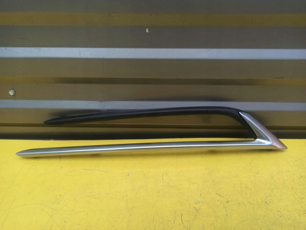 фото №1, Toyota chr рамка бампера правый задняя lift молдинг 52758-yp010