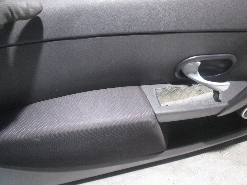 фото №2, Обшивка двері лівий перед renault clio iii 05- 3 двері