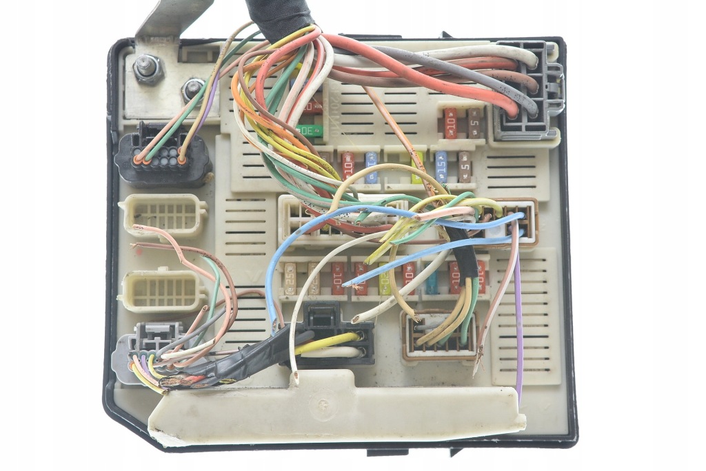 фото №1, Коробка запобіжників scenic ii 2.0 dci 8200455424-j