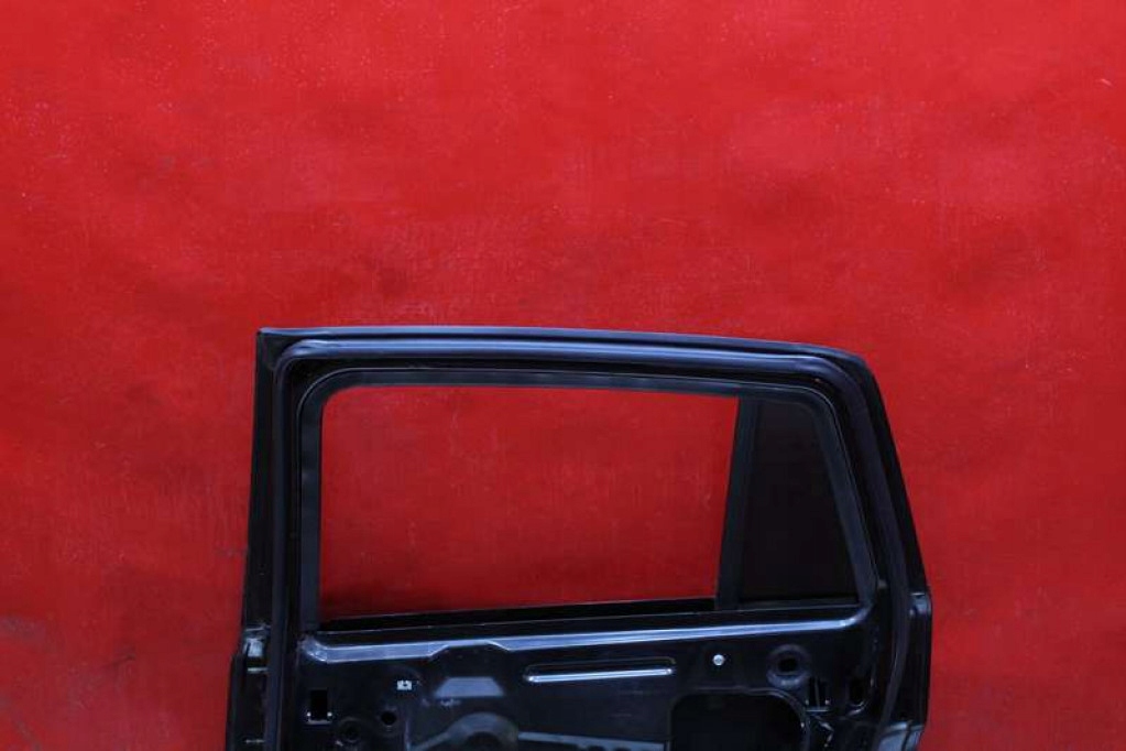 Дверь правое задняя задние чёрные dodge caliber 06-12 Доставка