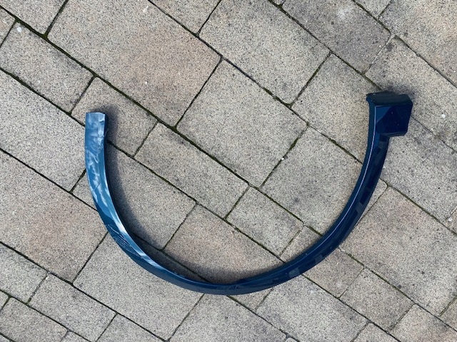 фото №1, Audi e-tron 4ke молдинг права передня перед