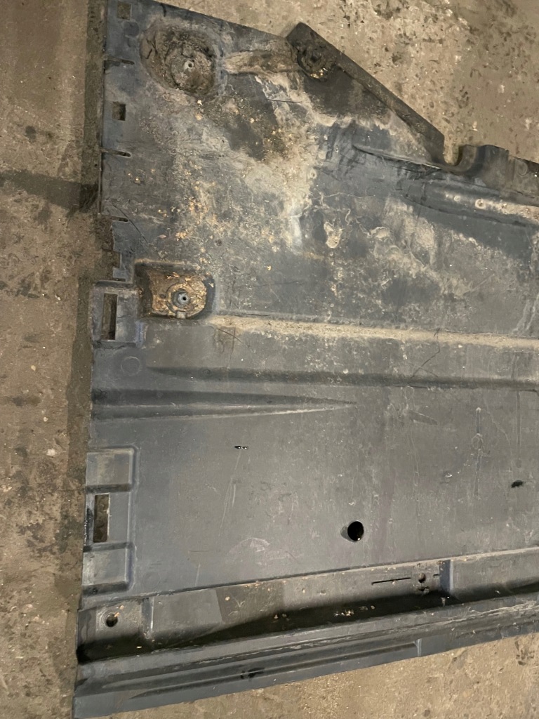 Audi a4 b8 a5 захист плита підлога підвіска ліва Доставка