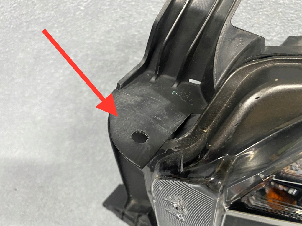 фото №12, Лампа toyota tundra led usa оригинал левая