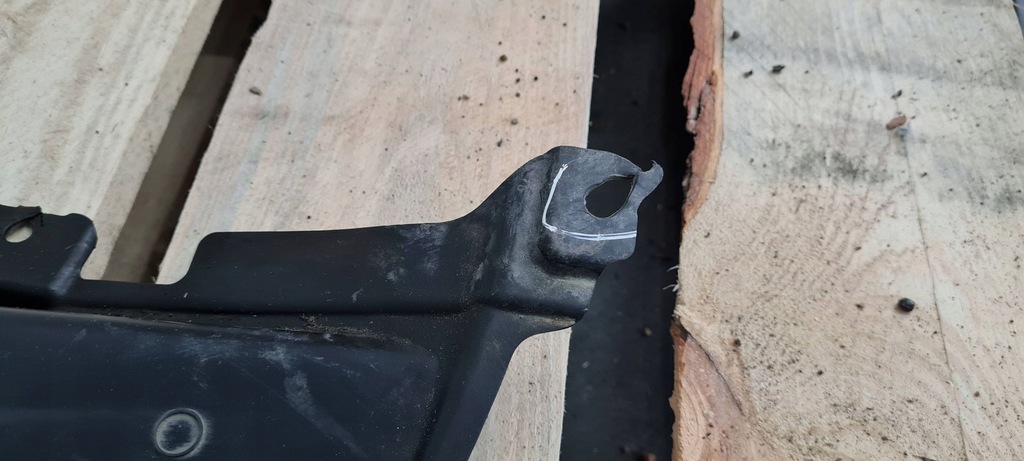 фото №10, Sq8 4m q8 спойлер підкрилок правий перед передній 4m0858838e