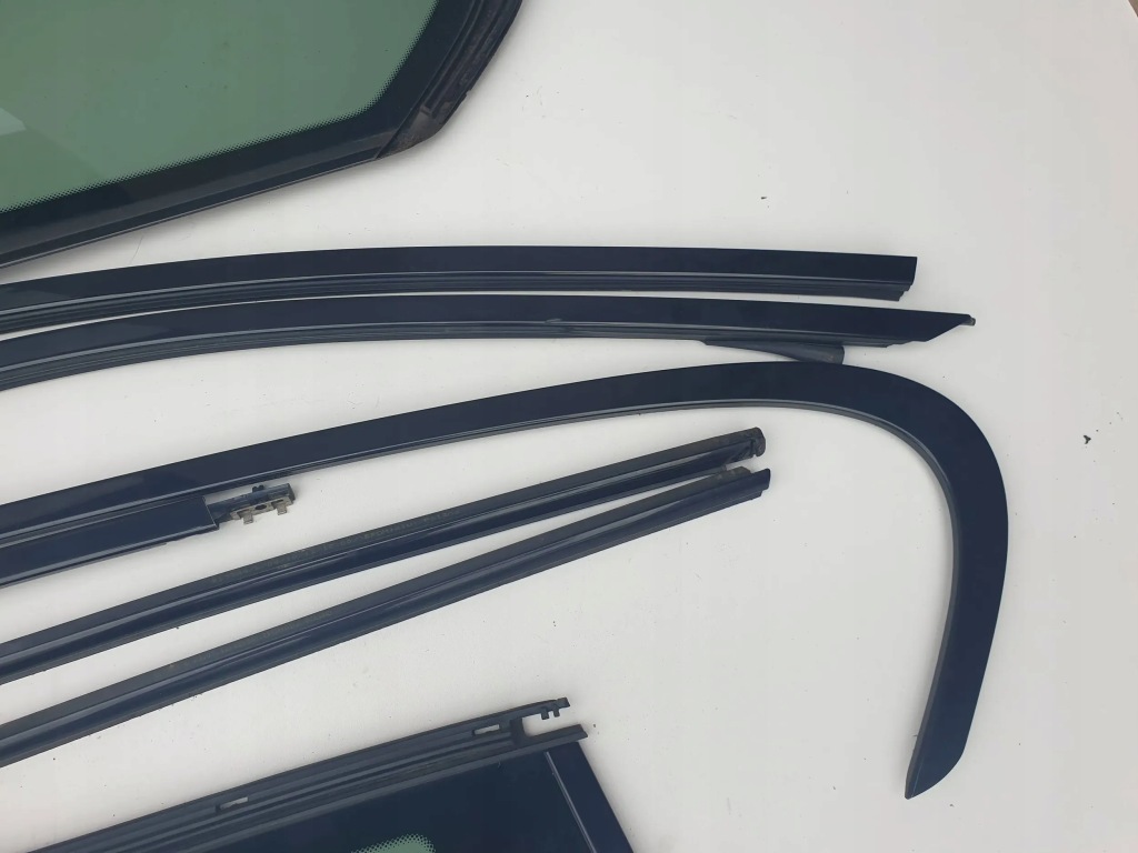 Bmw f21 накладки shadowline shadow line Оригінал