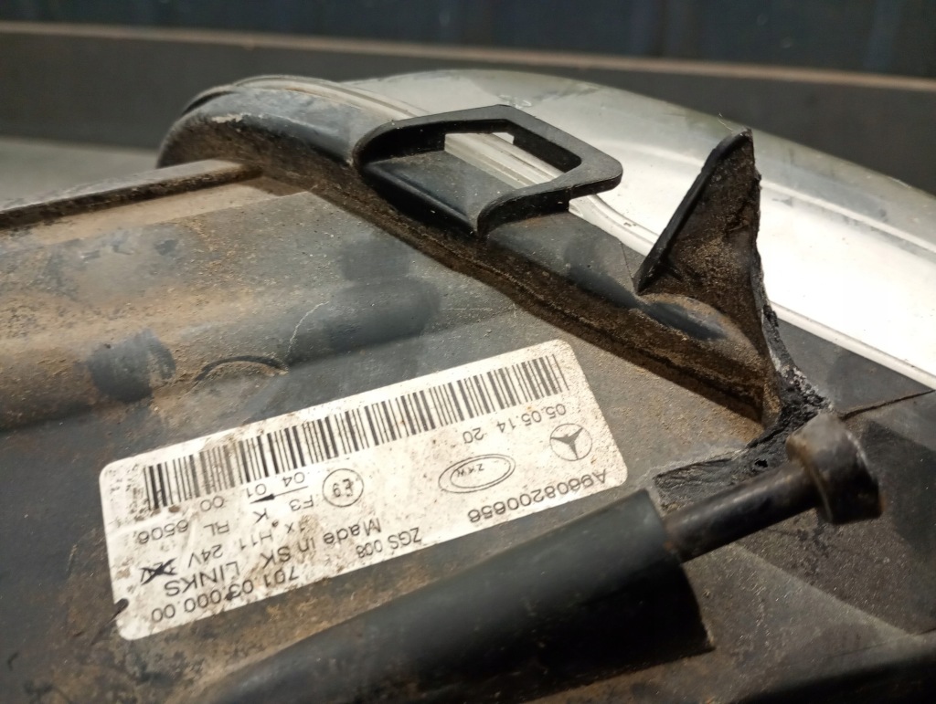 A9608200656 противотуманная фара бампера левый перед led drl mercedes actros Цена