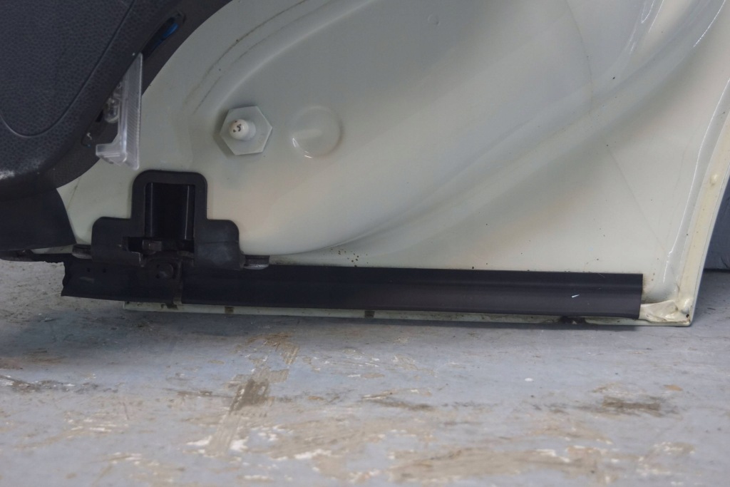 Дверь правый  задняя mini cooper r55 d1649 Киев