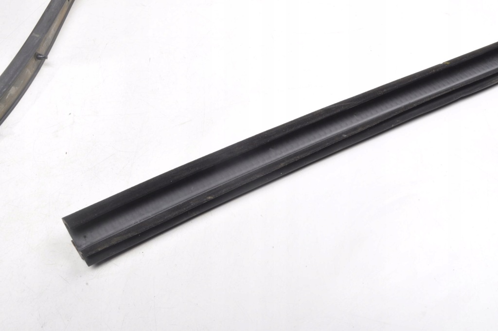 фото №4, Ferrari california 4.3 прокладка дверь правая 069989200