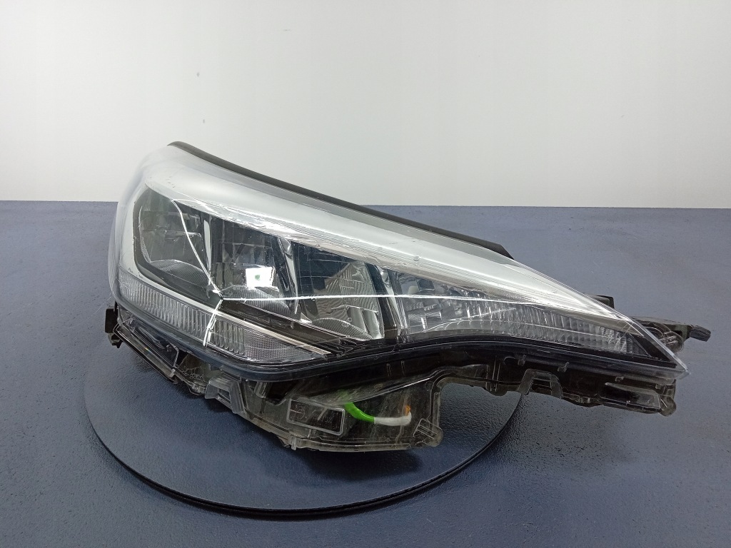 фото №2, Toyota c-hr lift фара правый led 81110-f4180