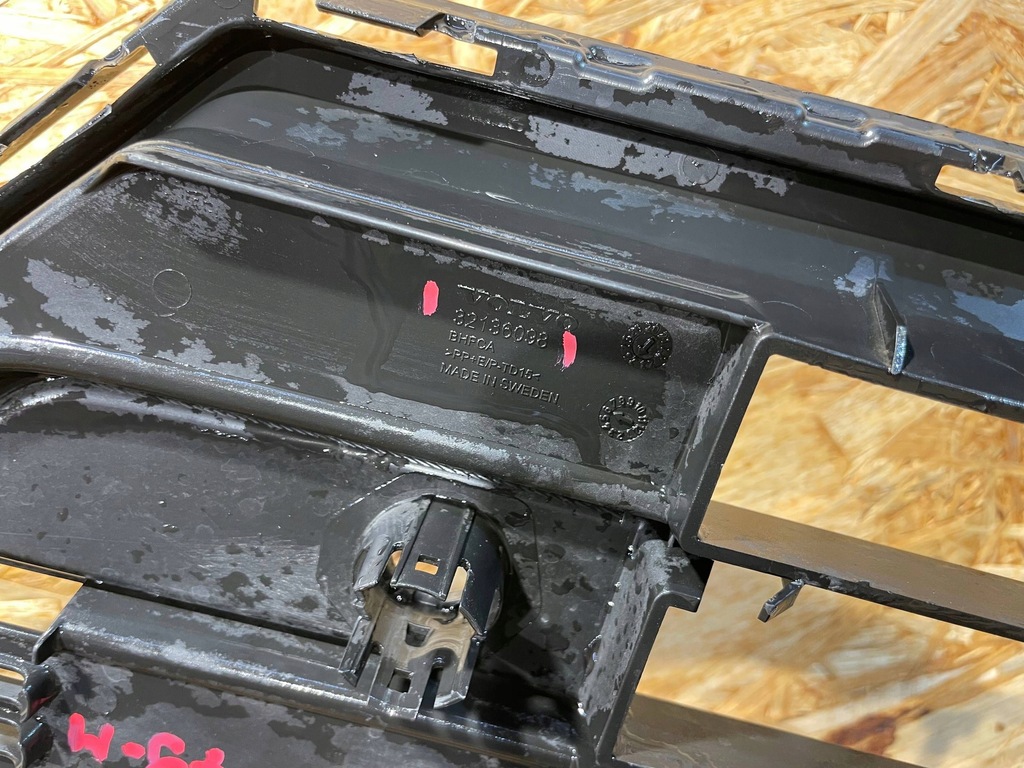 фото №11, Volvo xc40 xc-40 lift 22- c40 решітка радіатора решітка нижня бампера перед передня