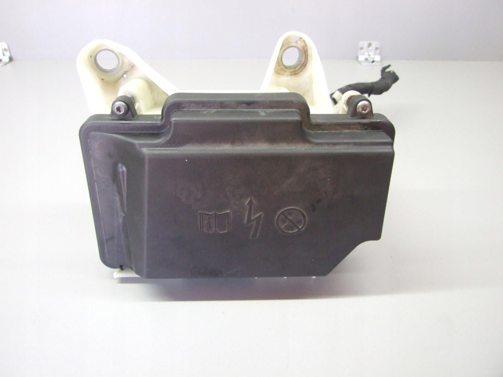 фото №1, Коробка запобіжників mercedes c w205 2059981301