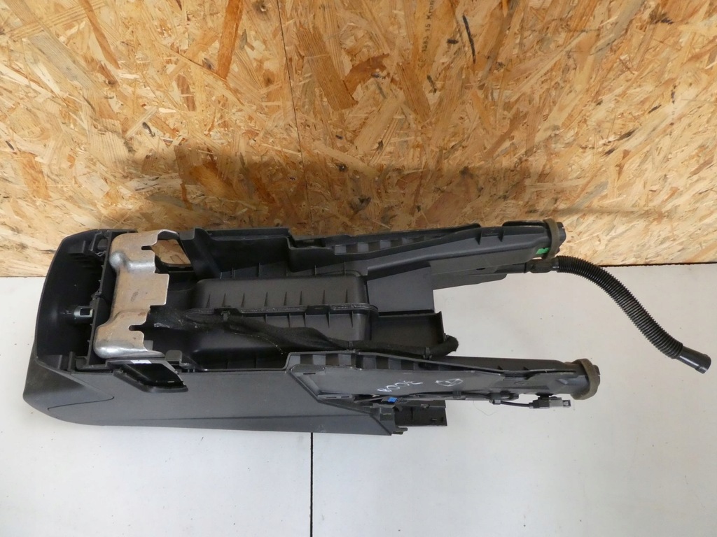 фото №7, Туннель средний подлокотник peugeot 3008 +кнопка