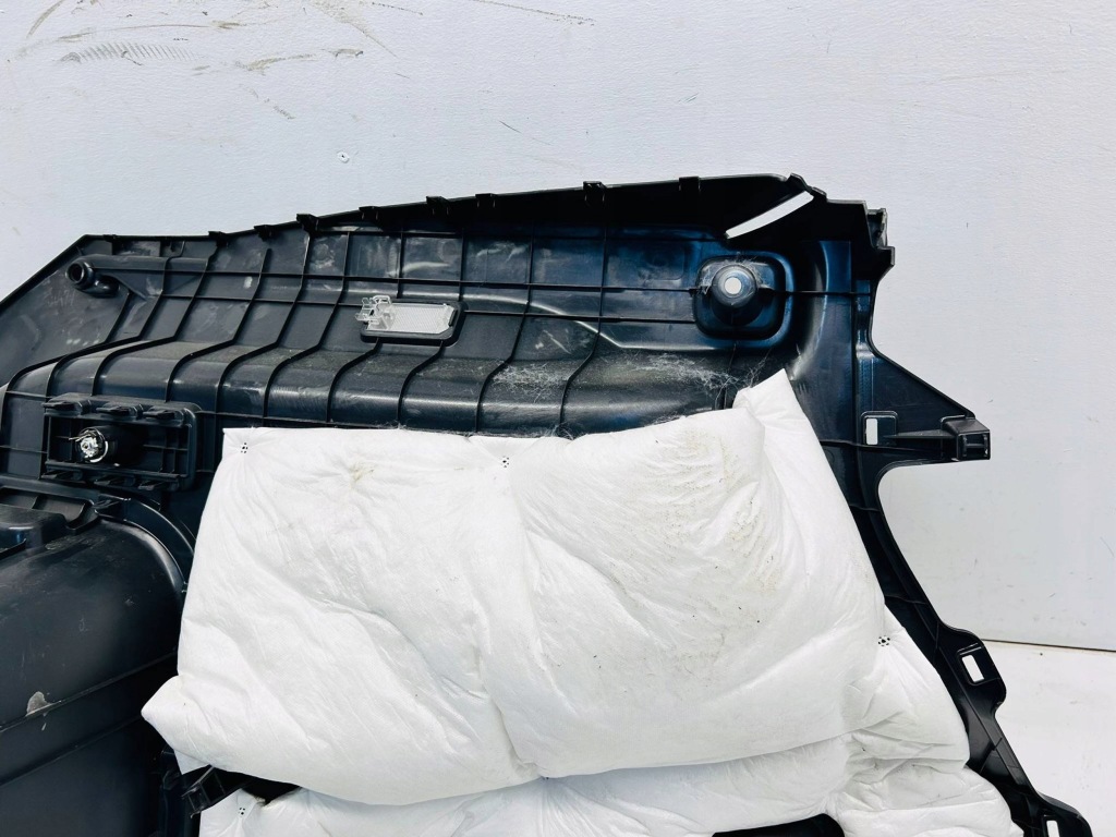 фото №9, Rav4 v обшивка обивка багажника правый kompletny