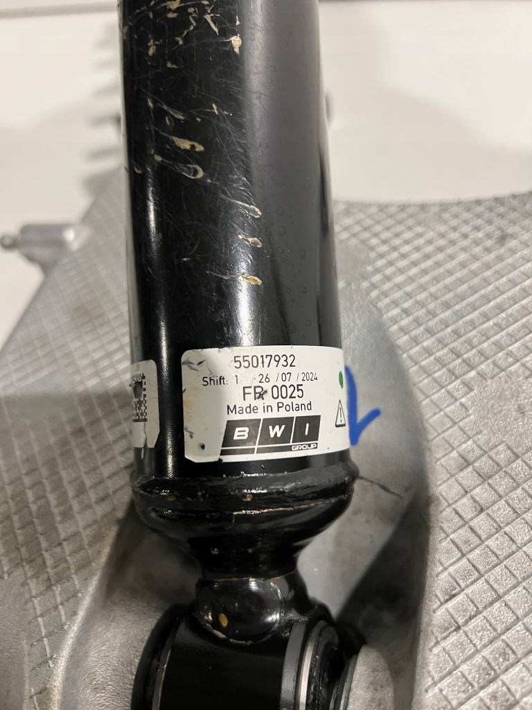 Ferrari 812 superfast поворотний кулак підвіска ліве задні 238468 Ціна