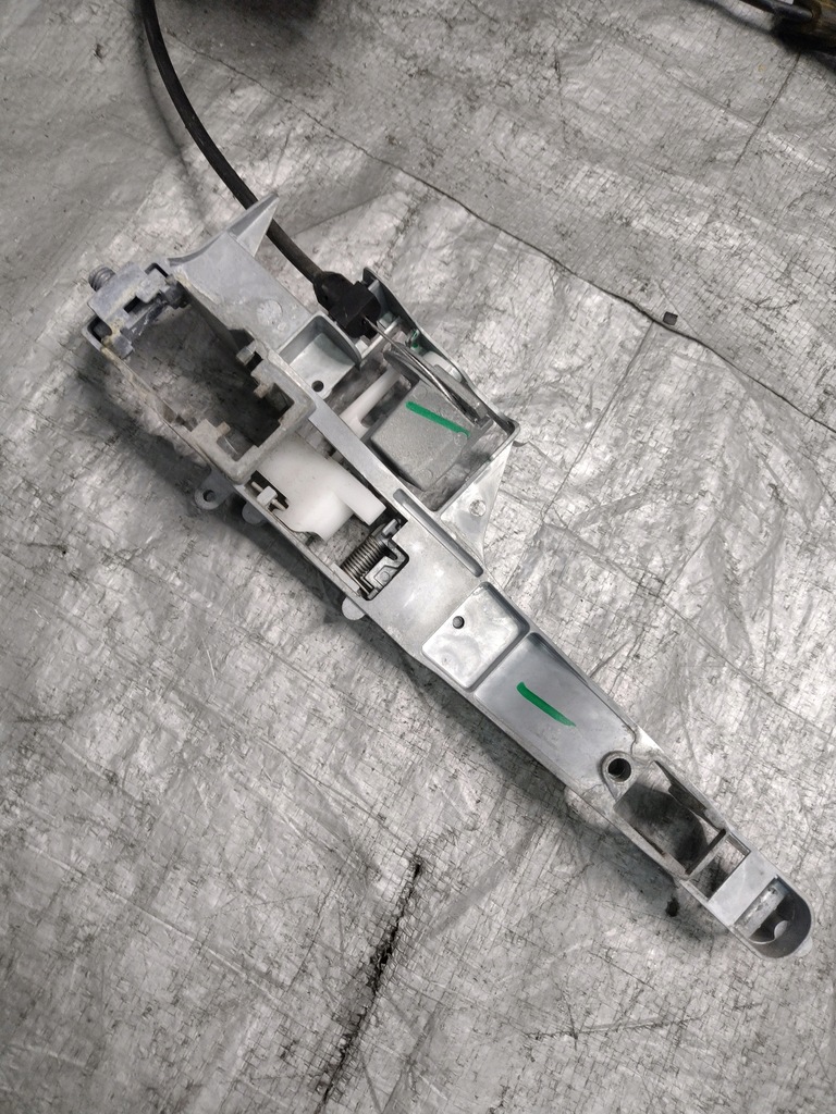 фото №10, Замок двері правий перед peugeot 207 5d eu