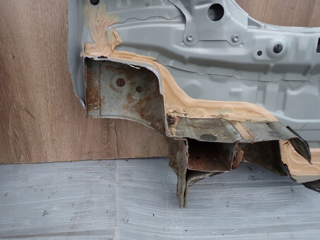 фото №7, Toyota yaris ii 06-11 pas задній