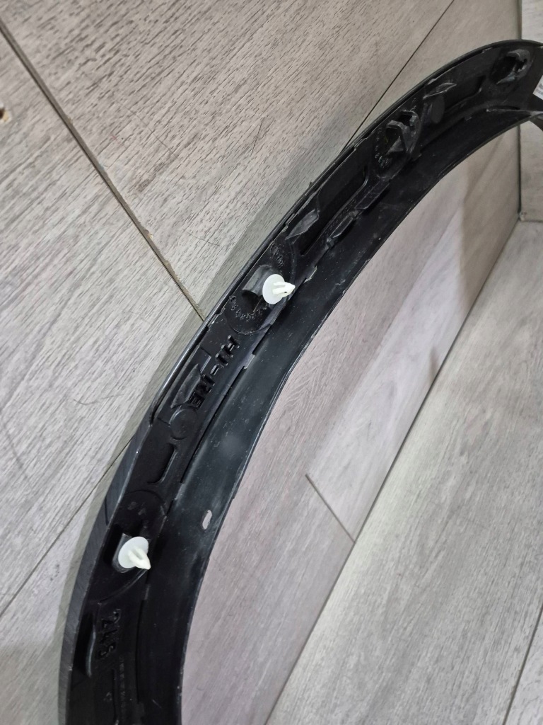 13712. mercedes x1 u11 молдинг крила правий задній 9881964 Київ