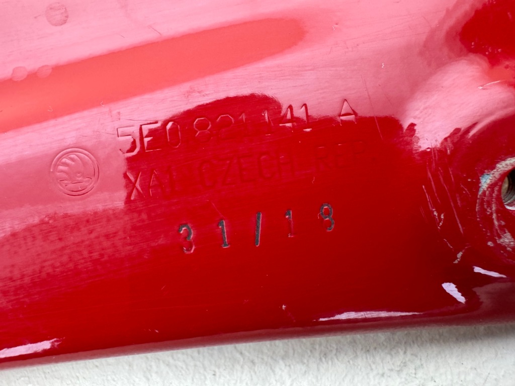 фото №8, Skoda octavia iii 3 lift 16r- кронштейн крила правий перед 5e0821141