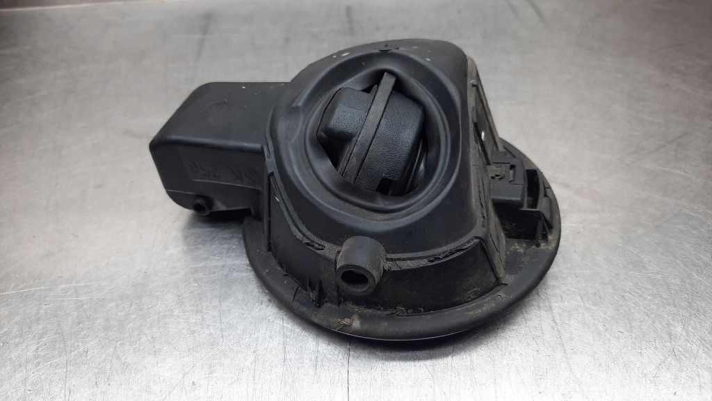 фото №8, Кришка заливної пального 5j6809857a skoda fabia ii