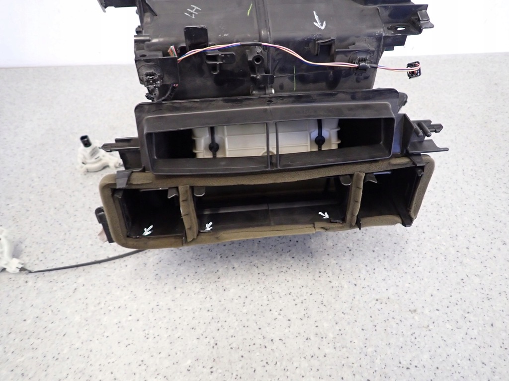 фото №8, Toyota verso 09-13 корпус отопителя europa