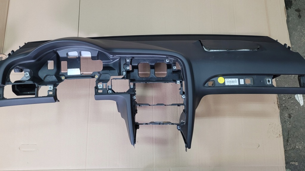 фото №1, Audi a6 c6 приборная панель приборная консоль 4f1858041