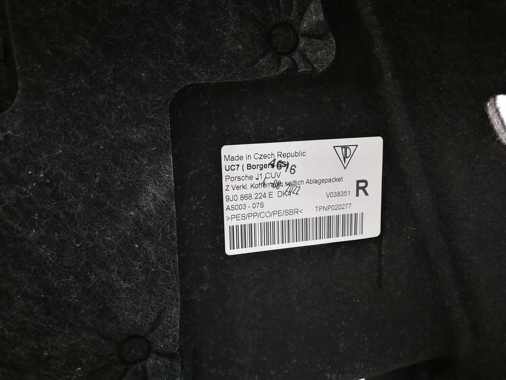 фото №9, Обшивка багажника бардачок защита porsche taycan 9j0868224edk4