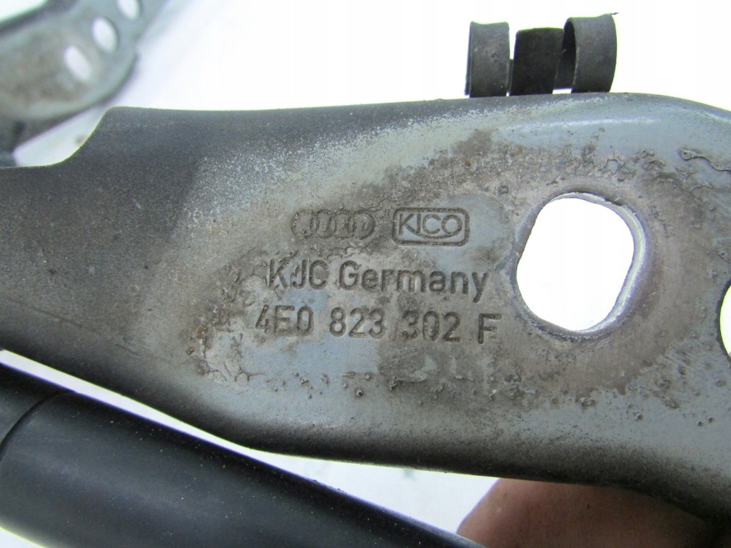 фото №4, Audi a8 d3 петля петли капот перед 4e0823302f