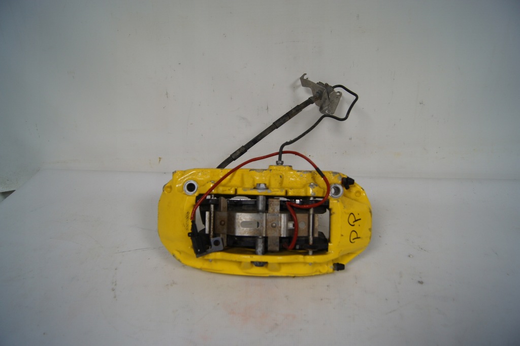 фото №1, Супорт правий перед ferrari california керамічний f149