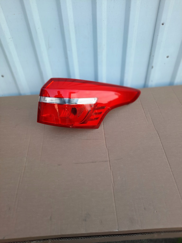 фото №1, Ford focus mk3 lift лампа задняя правая 1eb13404d