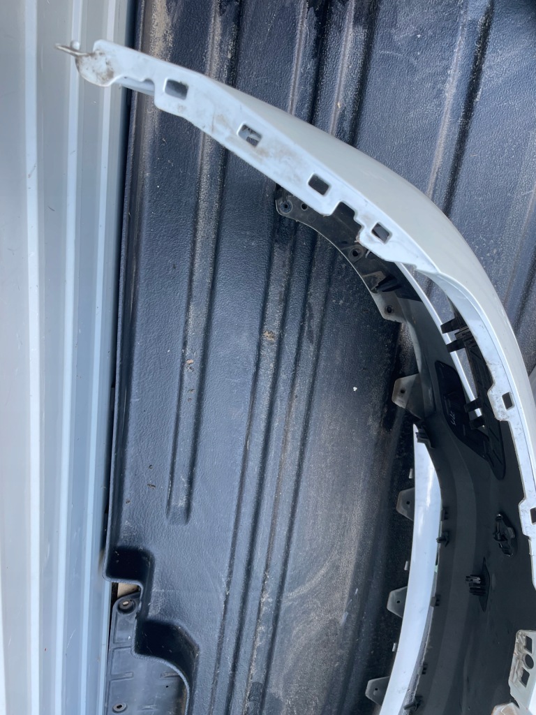 Купити Бампер перед передній tesla model y 1540100-00-b pdc bez ремонт