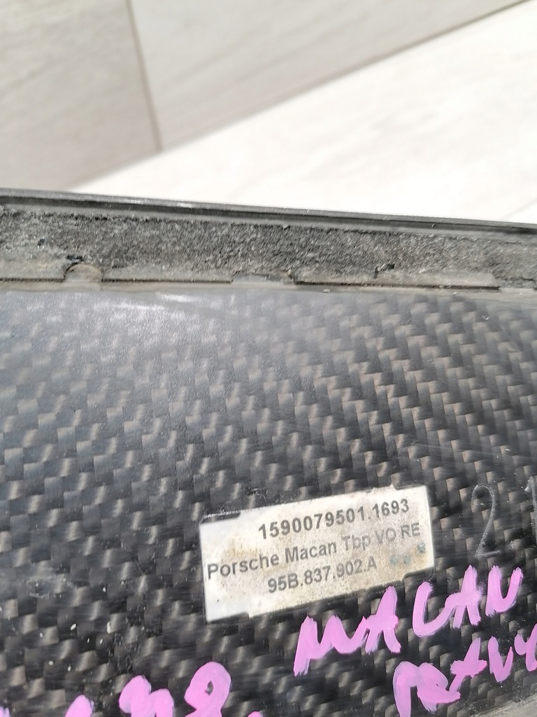 фото №11, Macan карбон дверь правый перед 95b837902a