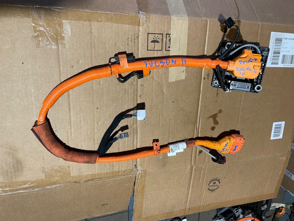 Hyundai tucson iv разъём кабель шланг зарядки 91682-cz100 с Разборки